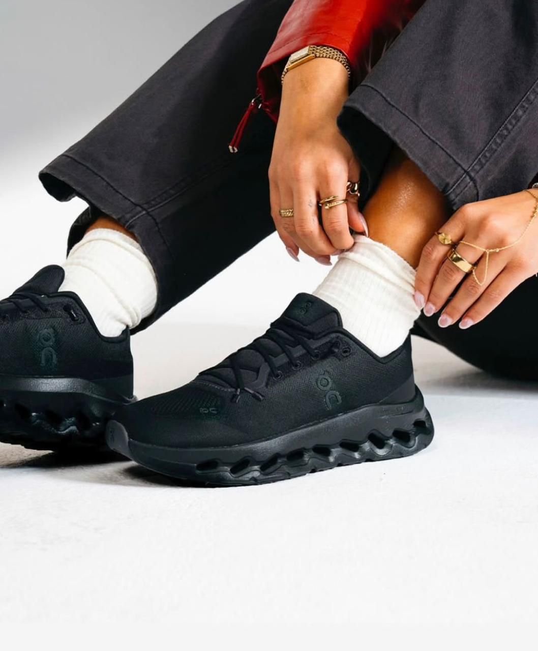 On Cloudtilt Full Black Lifestyle Sneakers