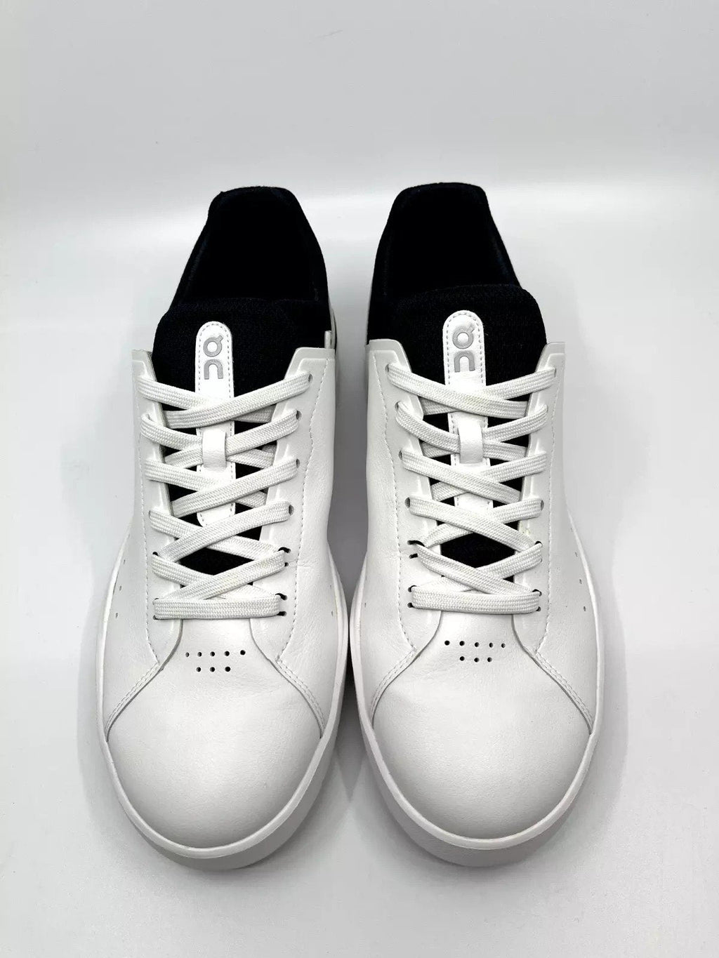 On The Roger Advantage White Midnight Lifestyle Sneakers